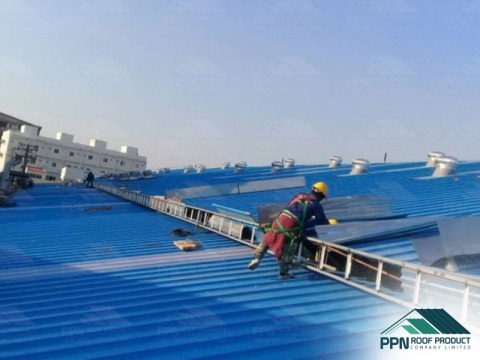 รับเหมาติดตั้งหลังคา